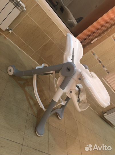 Стульчик для кормления cam