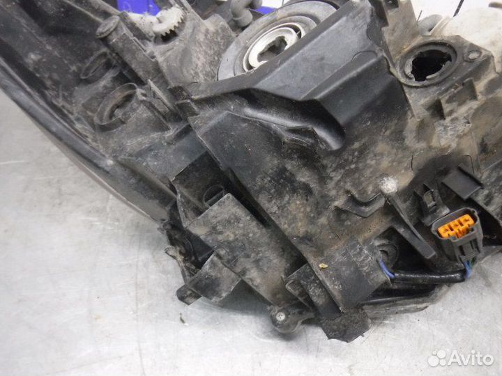 Фара передняя левая Mazda 6