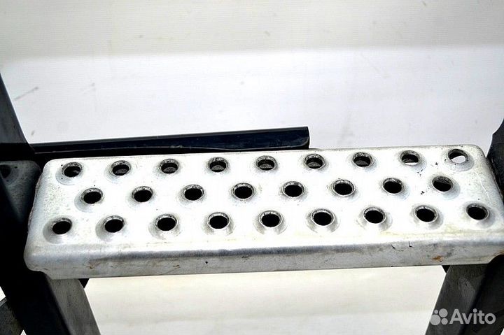 Подножка аккумуляторного ящика MAN TGX 18.440 (01