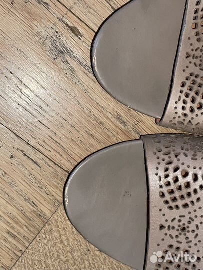 Босоножки женские