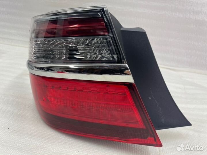 Фонарь наружный задний левый Toyota Camry V50/V55