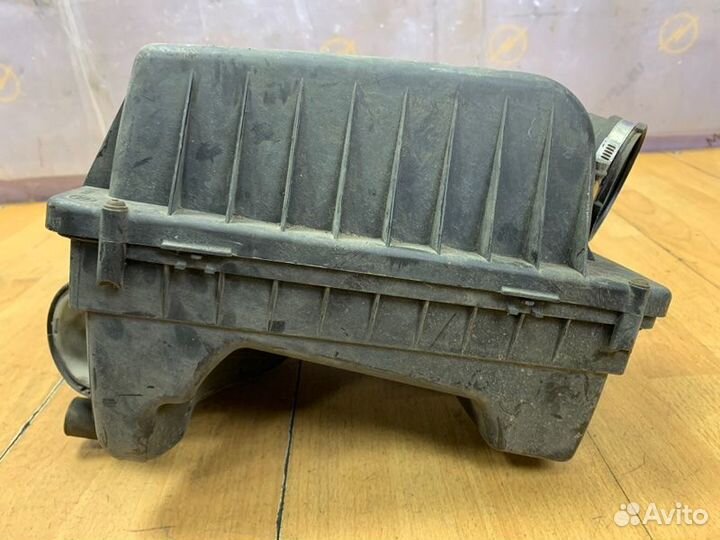 Корпус воздушного фильтра Opel Astra H Z16XEP