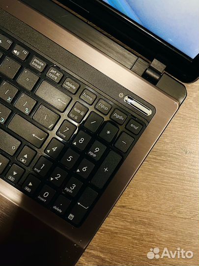 Ноутбук Asus i3 металлический