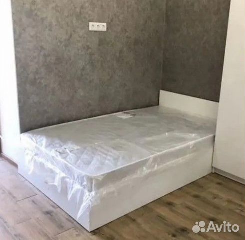Кровать белая 1,6 метра