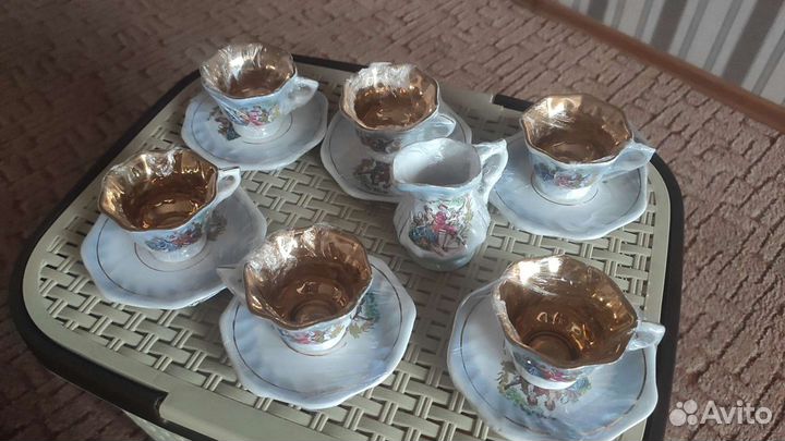 Фарфоровый чайный сервиз