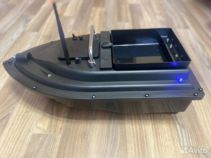 Прикормочный кораблик с gps на 16 точек