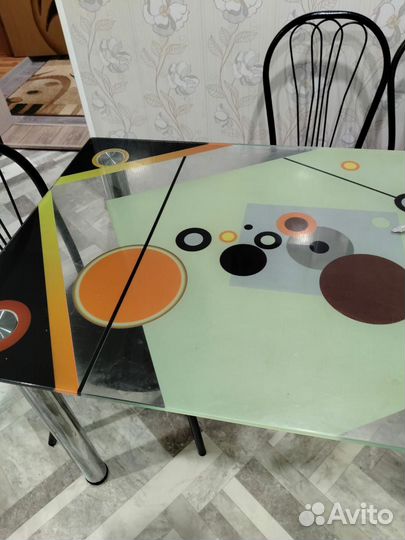 Кухонный стол