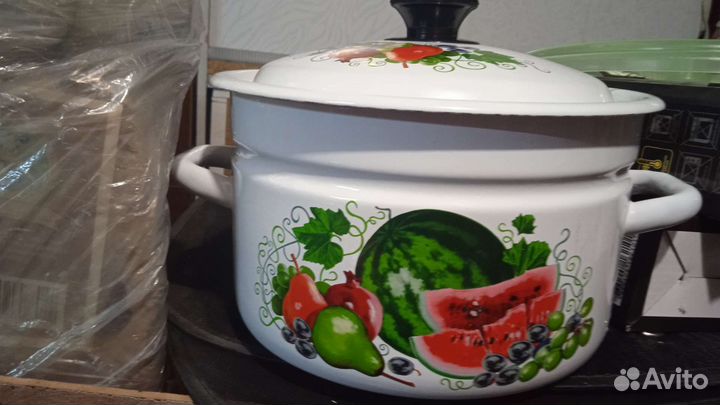 Кастрюля эмалированная новая
