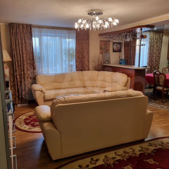 Дом 200 м² на участке 32 сот.