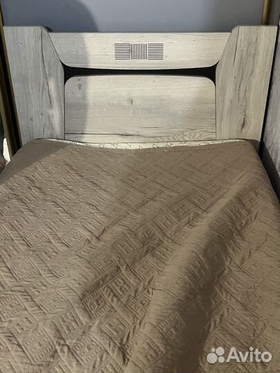 Кровать односпальная с матрасом бу