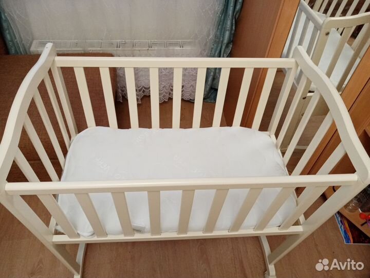 Кроватка для новорожденных