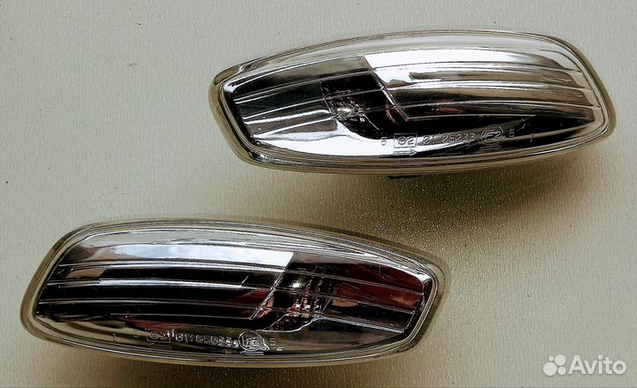 Поворотник на Пежо