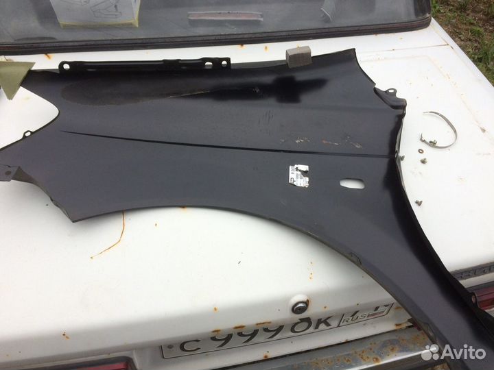 Переднее правое крыло Hyundai Getz 1