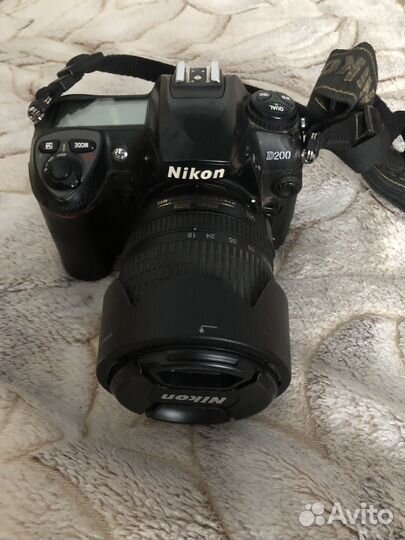 Цифровой фотоаппарат Nikon D200