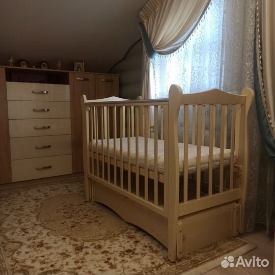 Детская кроватка Можга с продольным маятником