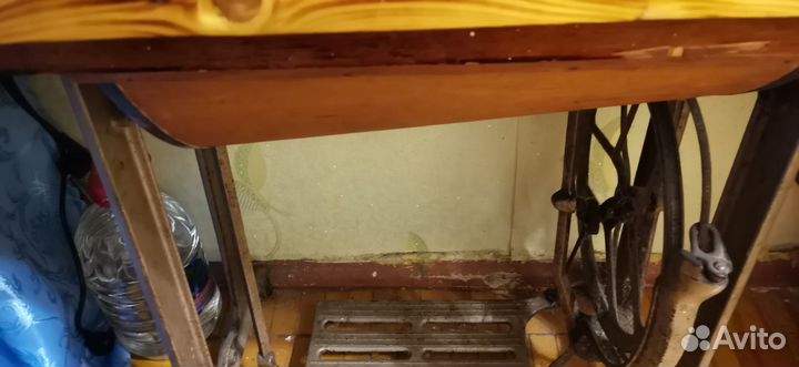 Швейная машинка ножная