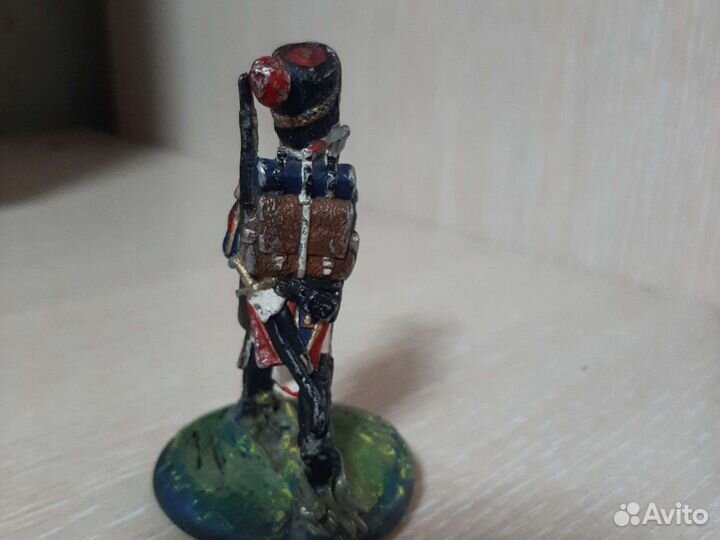 Оловянные солдатик