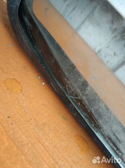 Лобовое и заднее стекло от Ваз 21099