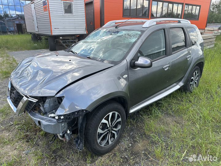 Nissan Terrano 2.0 AT, 2017, битый, 88 000 км