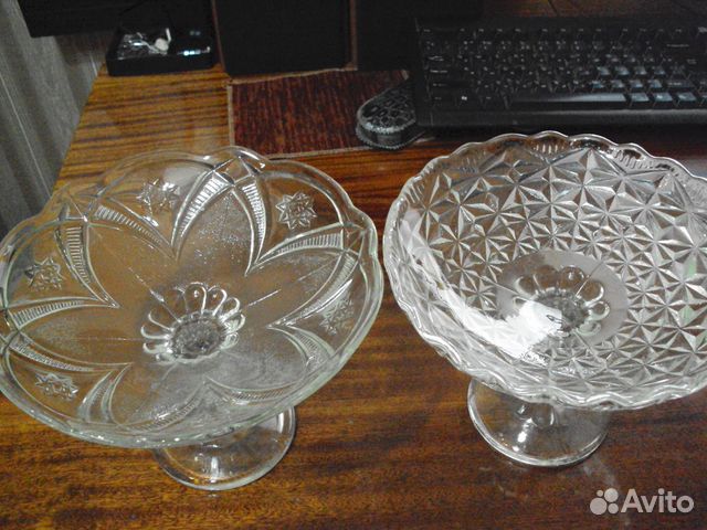 2 вазы на ножках СССР новые Прессованное стекло