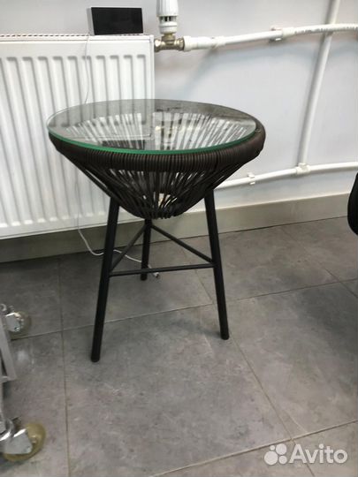 Столик журнальный