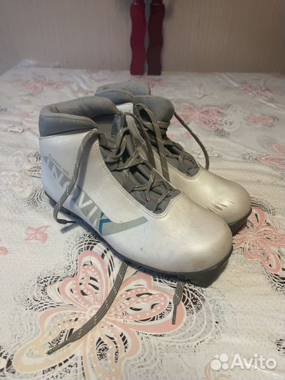 Лыжные ботинки