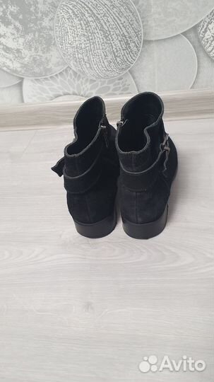 Ботинки замшевые женские