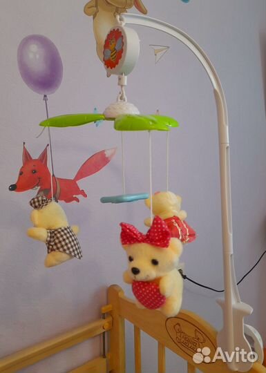 Музыкальный мобиль на кроватку