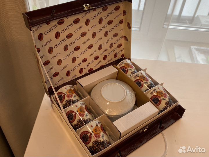 Кофейный набор на 6 персон в подарочном чемодане