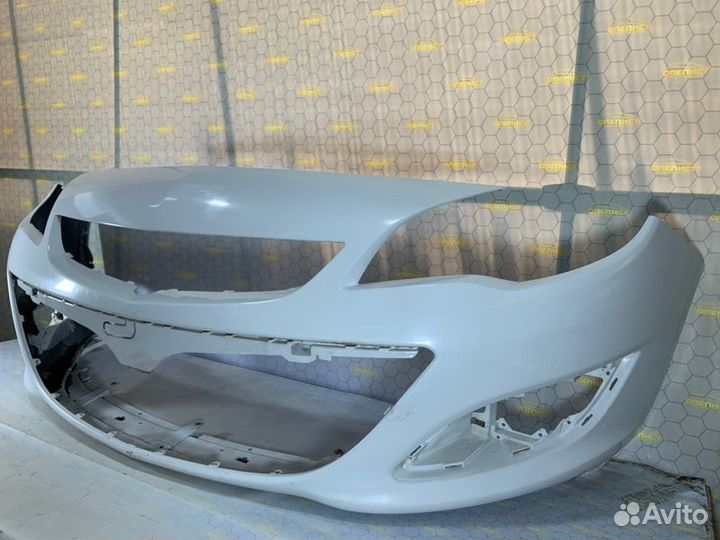 Бампер передний Opel Astra J A14NET 2013