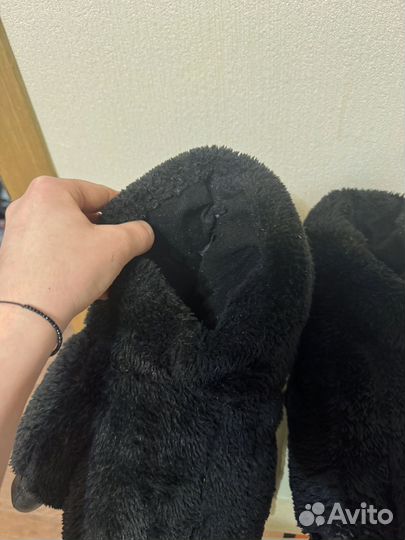 Тапочки лапы меховые черные 43
