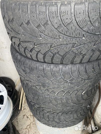 Hankook Winter I'Pike 225/45 R17