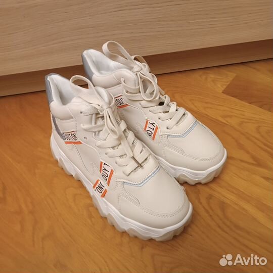 Кроссовки зимние новые