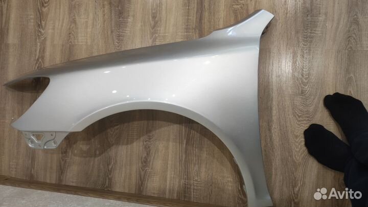 Крылья передние правое и левое Skoda Octavia A5