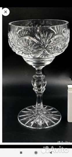 Ваза хрустальная на ножке