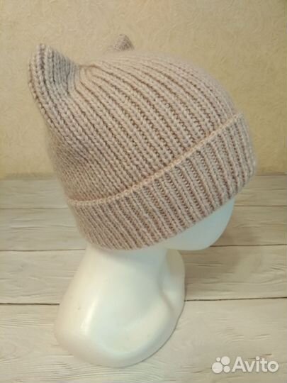 Шапка женская вязаная с ушками. Ручная работа