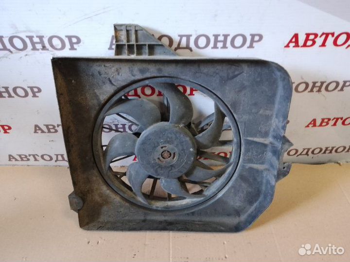 Вентилятор основной левый Dodge Caravan 3.3 2003