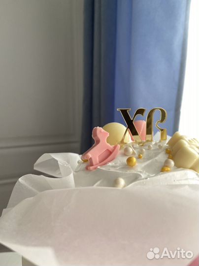 Кулич с шоколадным ганашом и клюквой