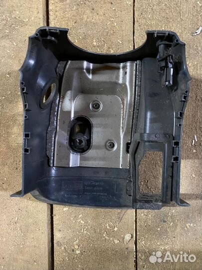 Kia Cerato 3 кожух рулевой колонки низ