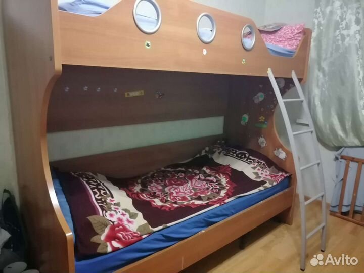 Двухъярусная кровать бу с матрасами