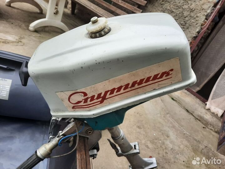 Надувная лодка с мотором