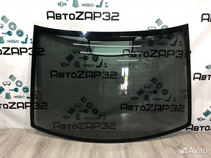 Стекло заднее Ford Focus седан sida 2008 2009 2010