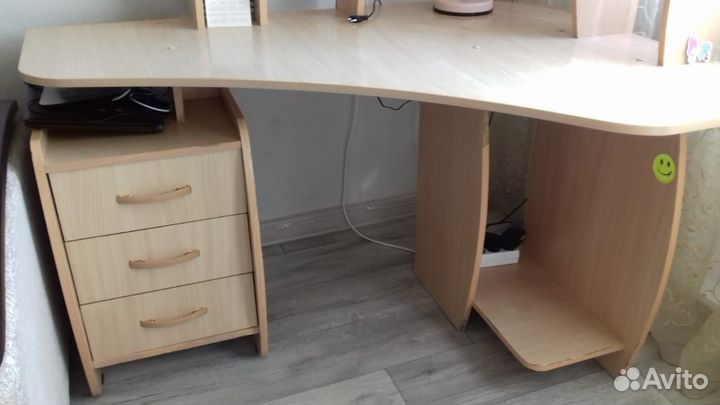 Компьютерный стол