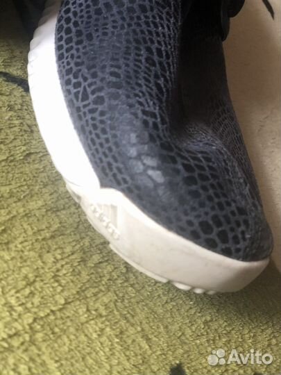Кроссовки adidas