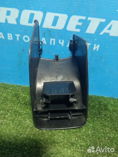 Заглушка полозьев сиденья правая Mitsubishi