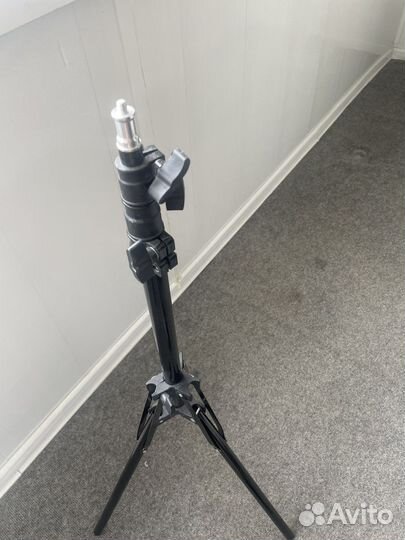 Штатив для фотоаппарата