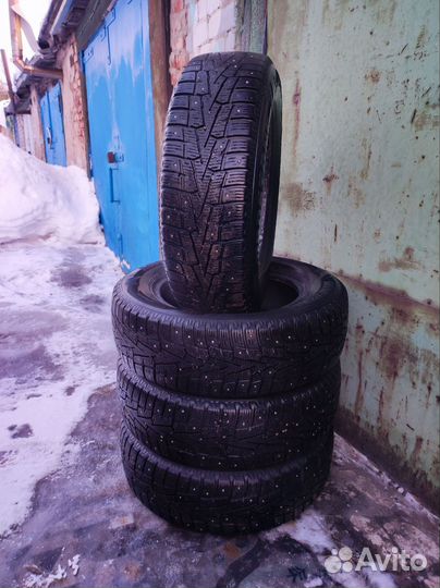 Roadstone Winguard WinSpike 215/65 R16 102T