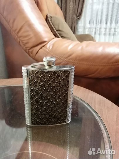 Фляжка подарочная