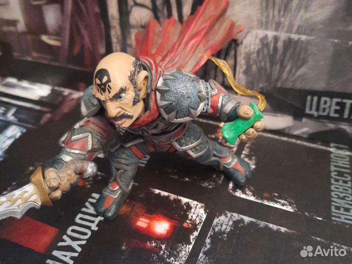 Коллекционная фигурка