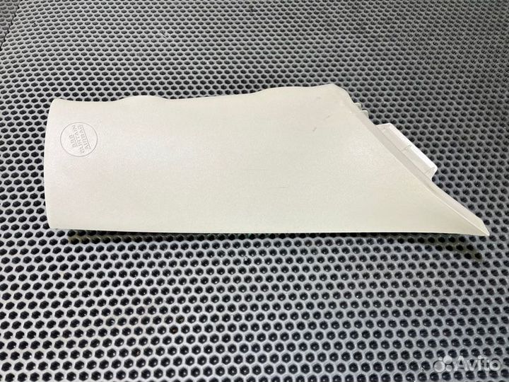 Обшивка стойки прав. перед. Toyota FJ cruiser